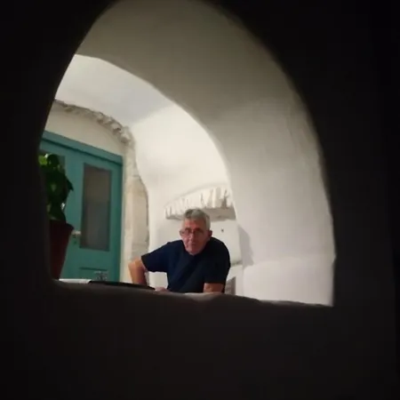 παλιό κελάρι σε πέτρινο σπίτι Áno Potamiá